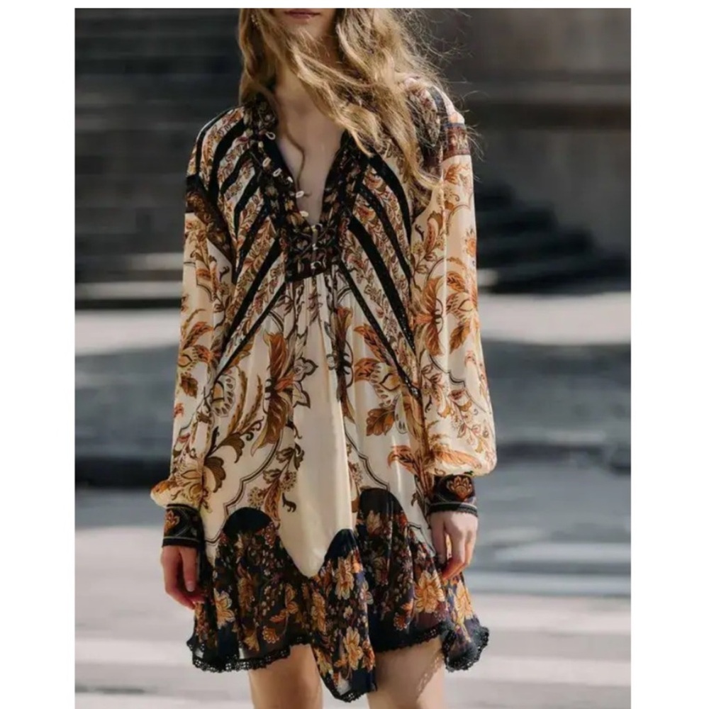 FARM Rio Majestic Garden Long Sleeve Lace Insets Trapeze Dress in Sand XS